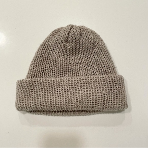 Hand knitted wool toque - Picture 1 of 3